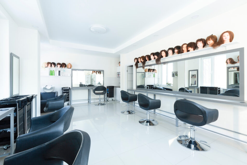 HairUncut | shutterstock 1688557369