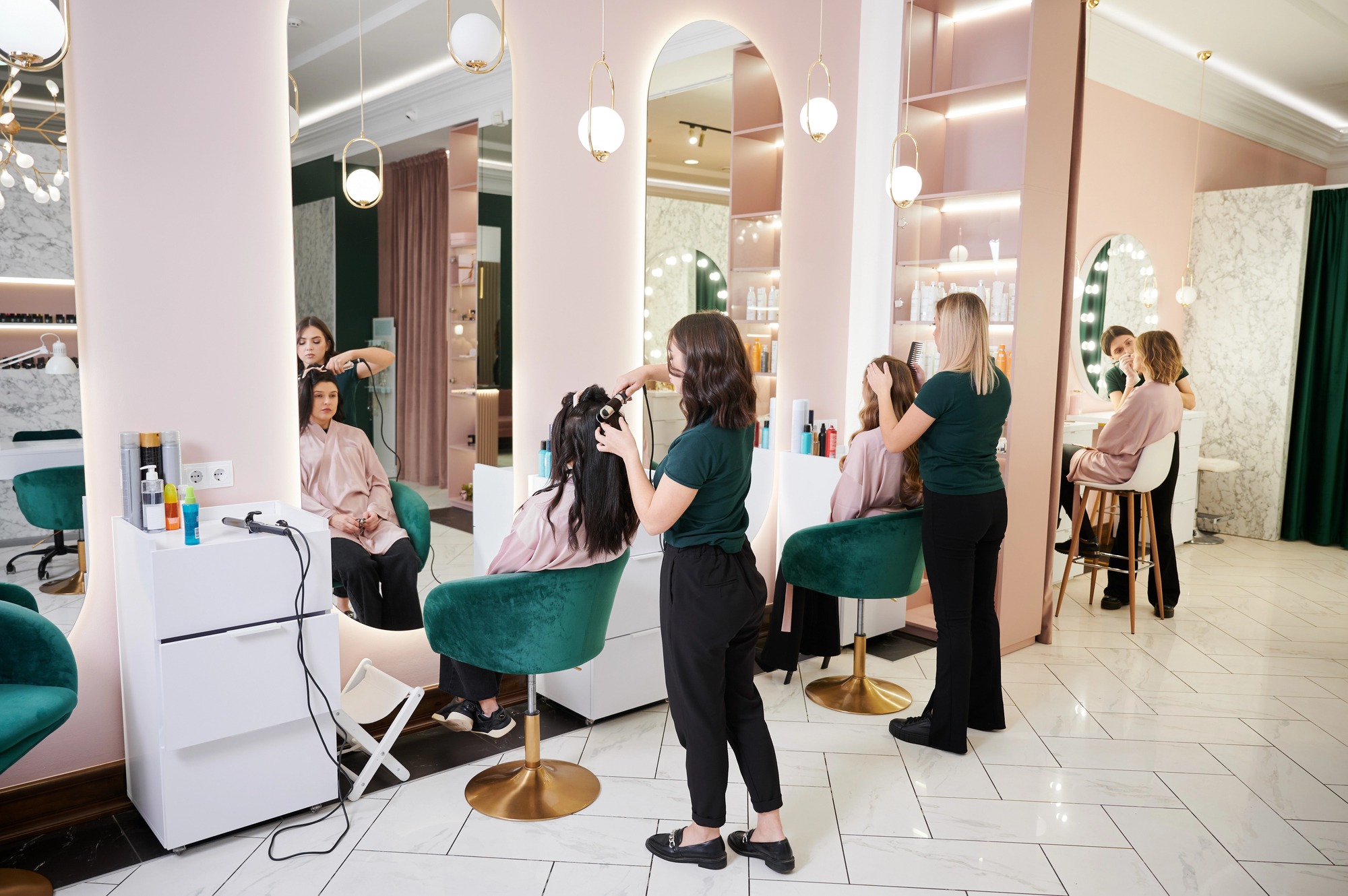 HairUncut | Depositphotos 673551632 L