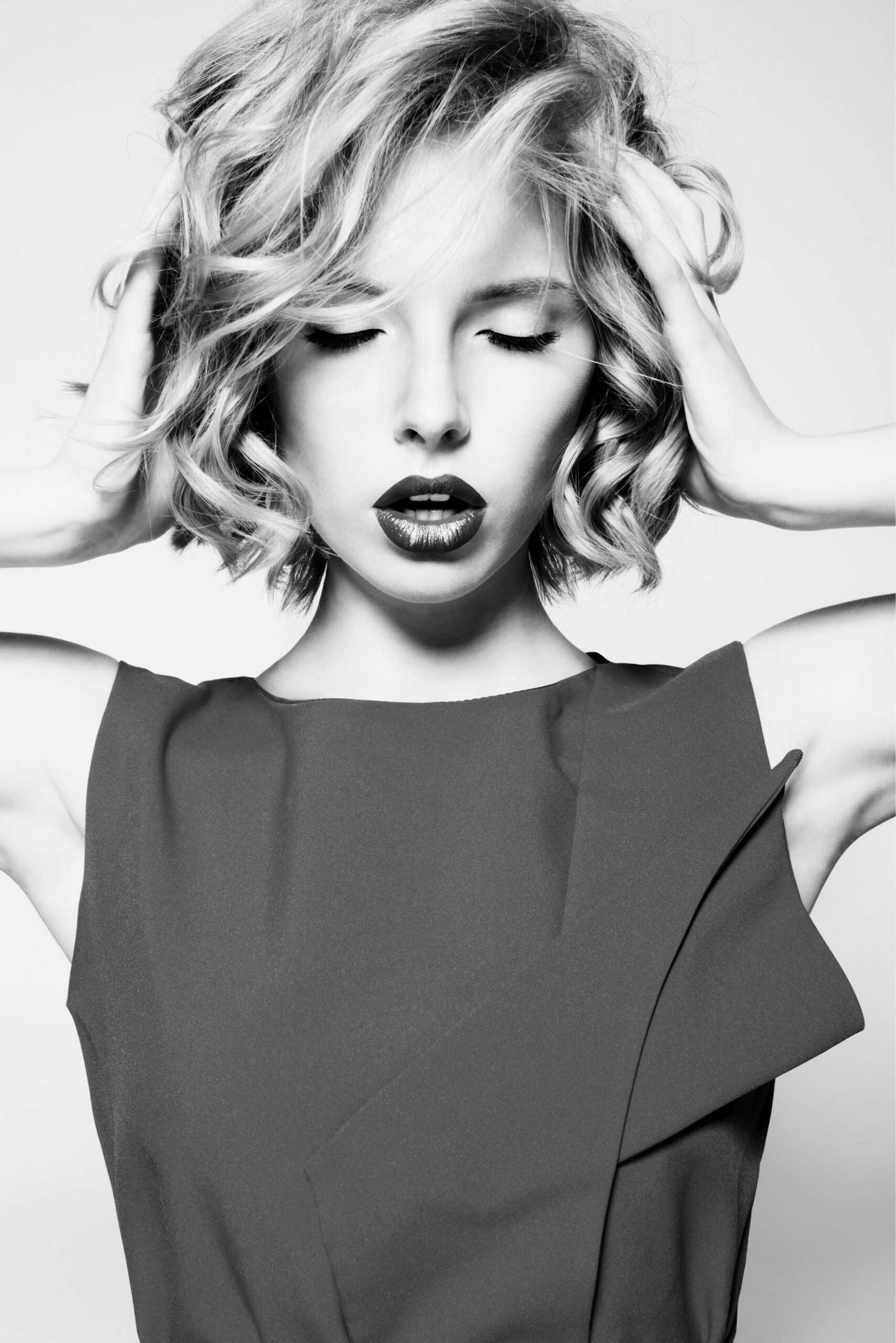 HairUncut | shutterstock 291815312 scaled